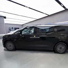 Geely Zeekr 009 2024: New Energy Dual Motor MPV