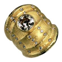 Large vintage gold ring with diamond
