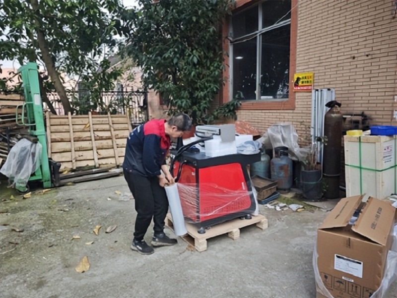 Chuke Intelligent successfully delivered a customized UV laser marking machine to a Turkish shock absorber spring customer