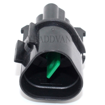 PB621-03020 KIA Headlight Socket KUM 3 Pin Male Connector