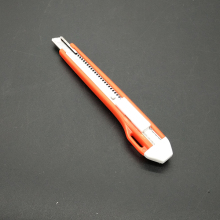 srew lock utility cutter knife