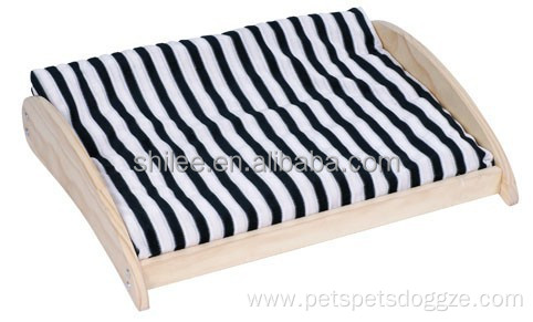 Plush mat wooden pet bed for cat dog