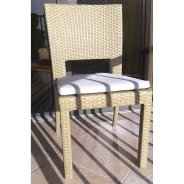 ガーデンセットの特定と折り畳み椅子