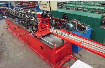 L-shaped keel roll forming machine