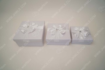 White Wedding Gift Box Customization