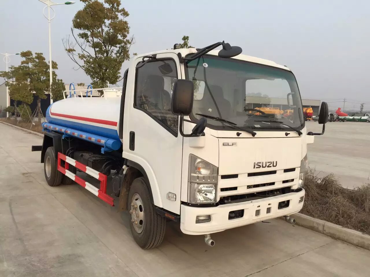 WATER TANKER VEHICLE