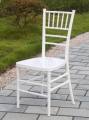 Beyaz reçine Chiavari sandalye