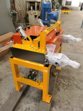 Glass fiber cutting machine