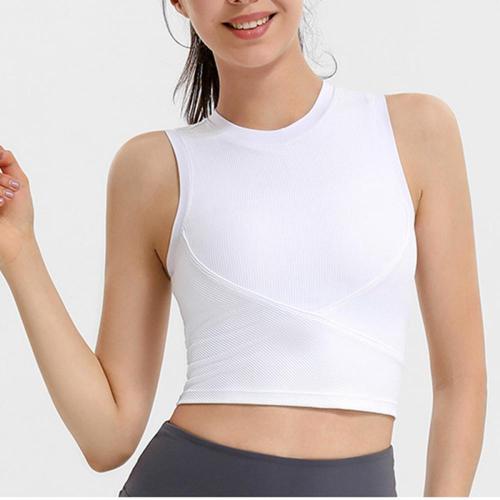 Wanita baru dengan bahagian atas Workout Crop Tops