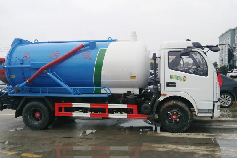 Sewage Suction Truck 2