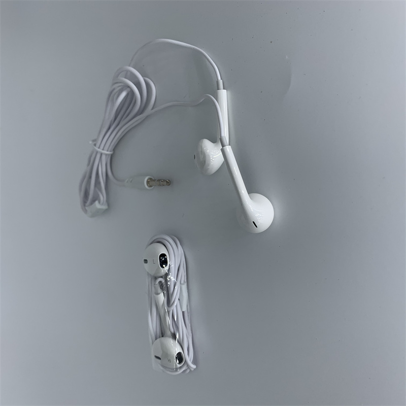 in ear wired earphone