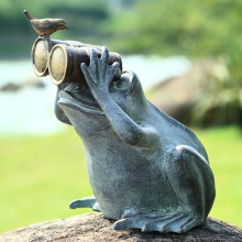 Wholesale funny metal craft bronze green frog sculpture for garden ornament
