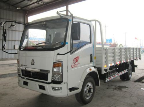 Sinotruk Howo mini cargo van For Sale