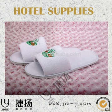 Embroidery Logo hotel slipper for high end hotel resort and bedroom slipper anti-slip hotel slipper cartoon slipper