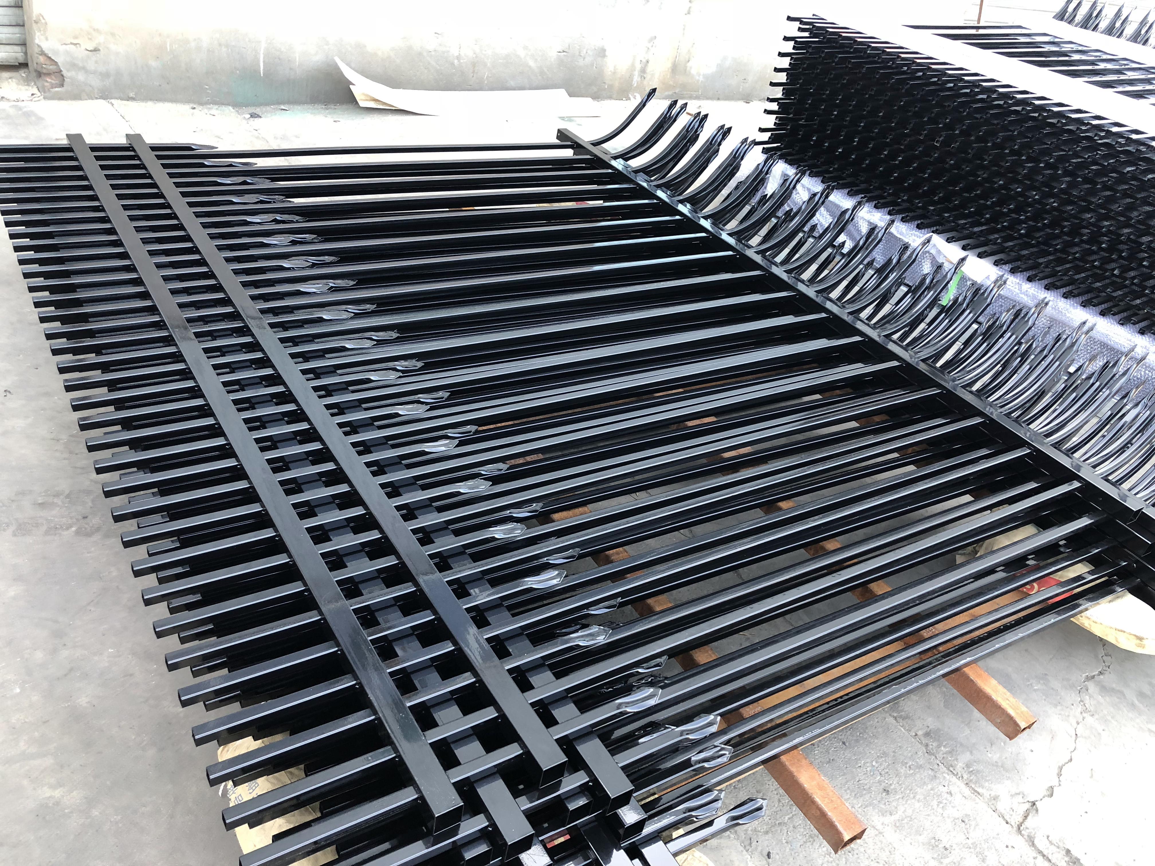 Powder Coating Security Rolled Top Fencing