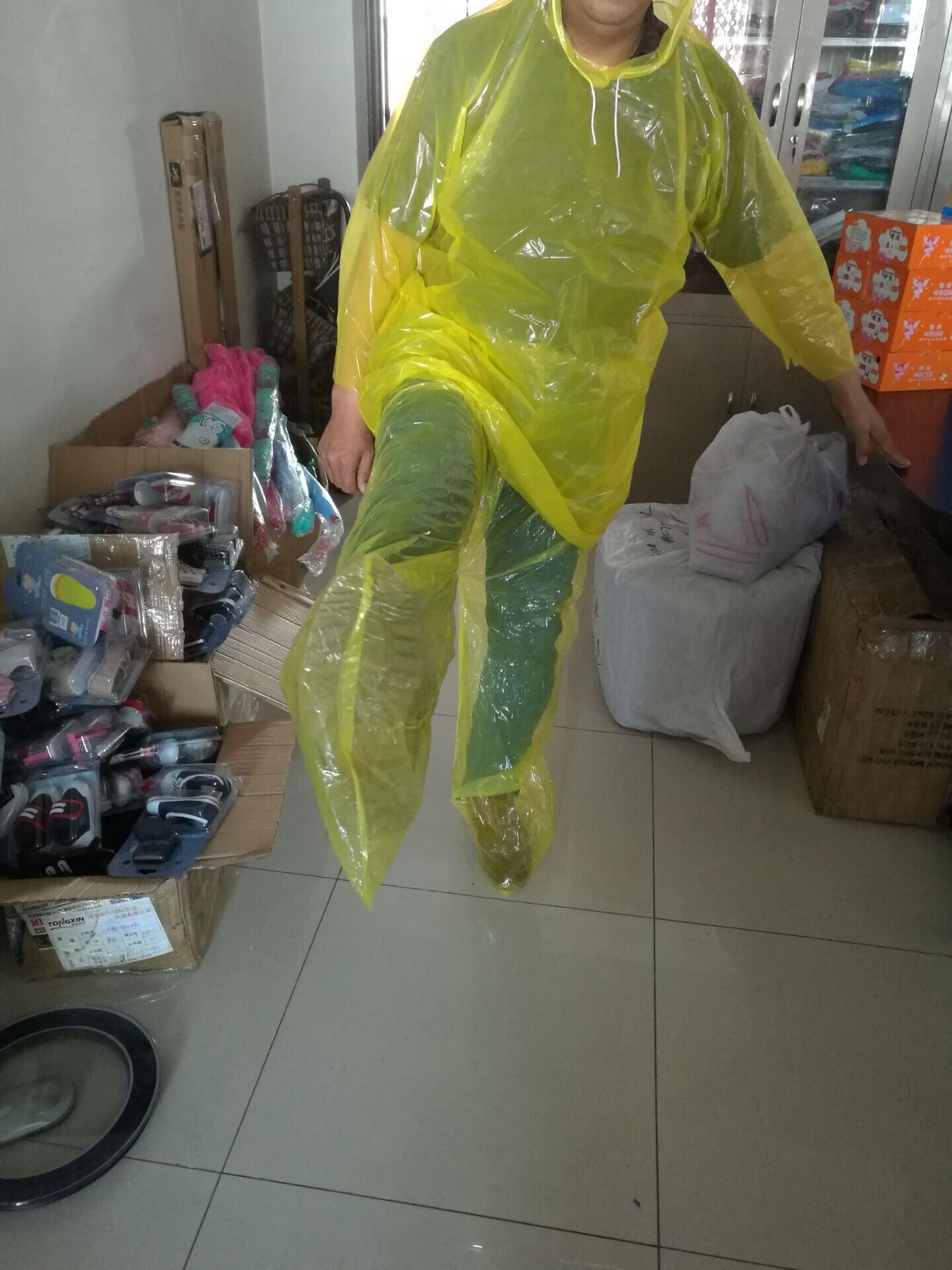 cheap PE raincoat suit with shoes cover