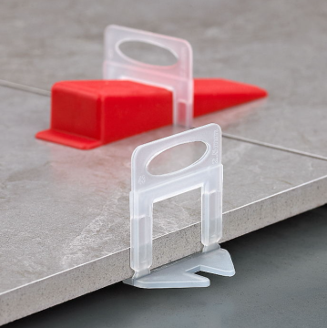 Essential leveling tools for laying tiles