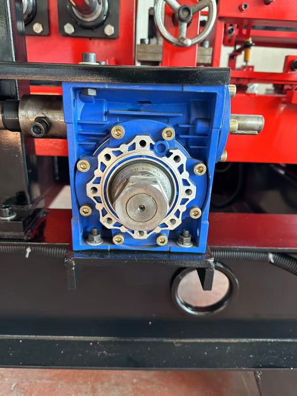 Yiping automatic bridge cover forming machine