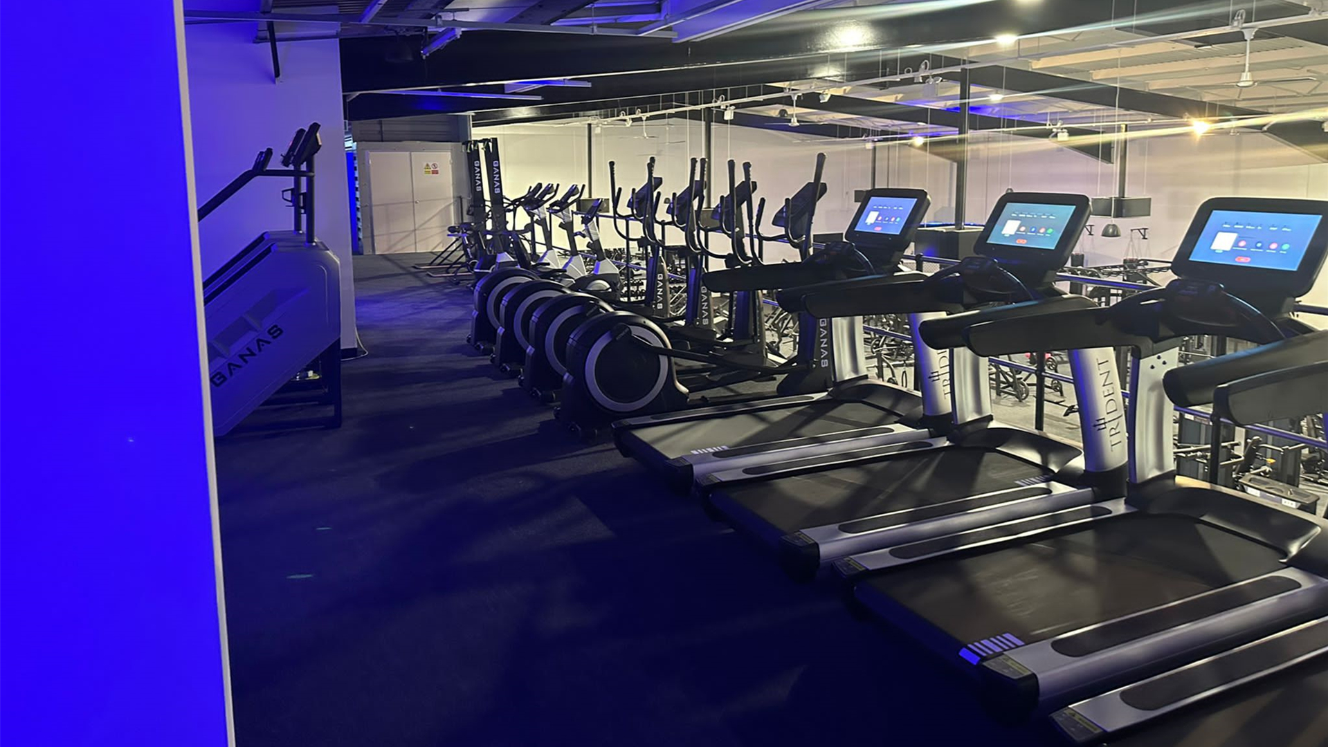 London, England-Trident Fitness 1000SQM-High end luxury gym (7)