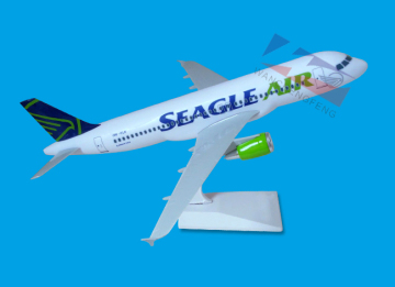 Airbus A320 1: 100 Plastic Plane Model