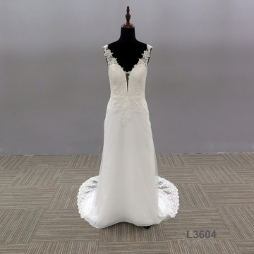 Elegant lace bridal dress mermaid dress classic and unique custom sleeveless bridal dress