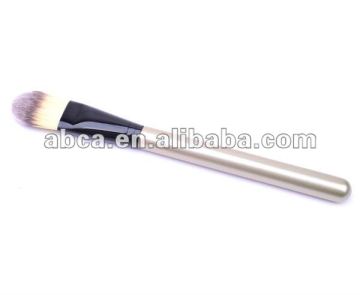 Comestic Liquild Foundation Brush