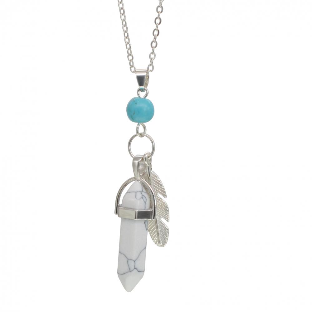 Collier ras de cou avec pendentif prisme hexagonal en plume de Howlite