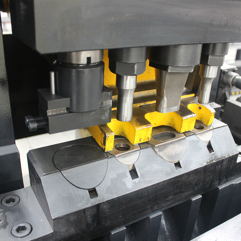 وحدة التثقيب punching unit