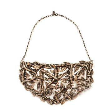 Basket-shaped gold choker necklace branch twining