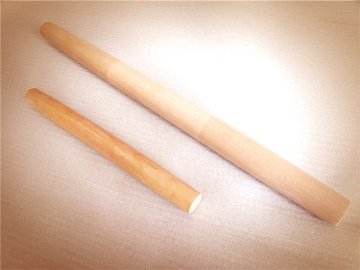 wooden rollin pin , flour rollin pin