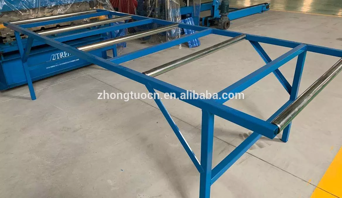 Trapezoidal roofing tile sheet roll forming machine