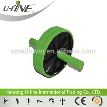 Fitness equipment core roller wheel