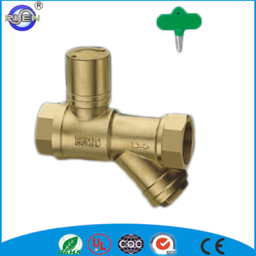 Automatic locking water filter valve