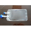 Bouche de perfusion de prise de dosage pour sac souple en utilisant