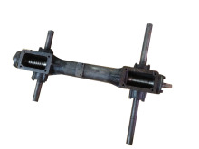 Integral worm gear worm transmission box