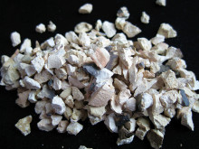 Calcined bauxite for refractory products