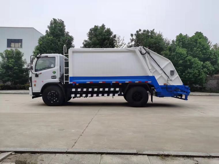 Dongfeng 4x2Garbage Compactor Trucks 6CBM