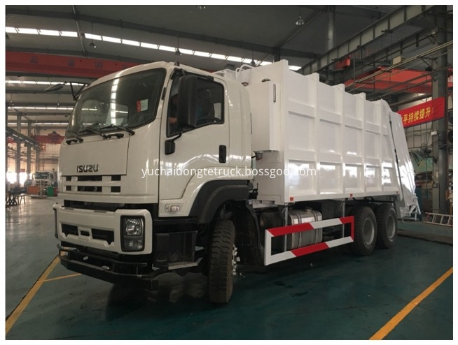 2018 Isuzu Heavy Duty Compactor Garbage Truck