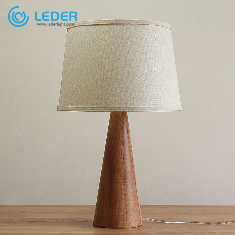 مصابيح طاولة خشبية حديثة من ليدر