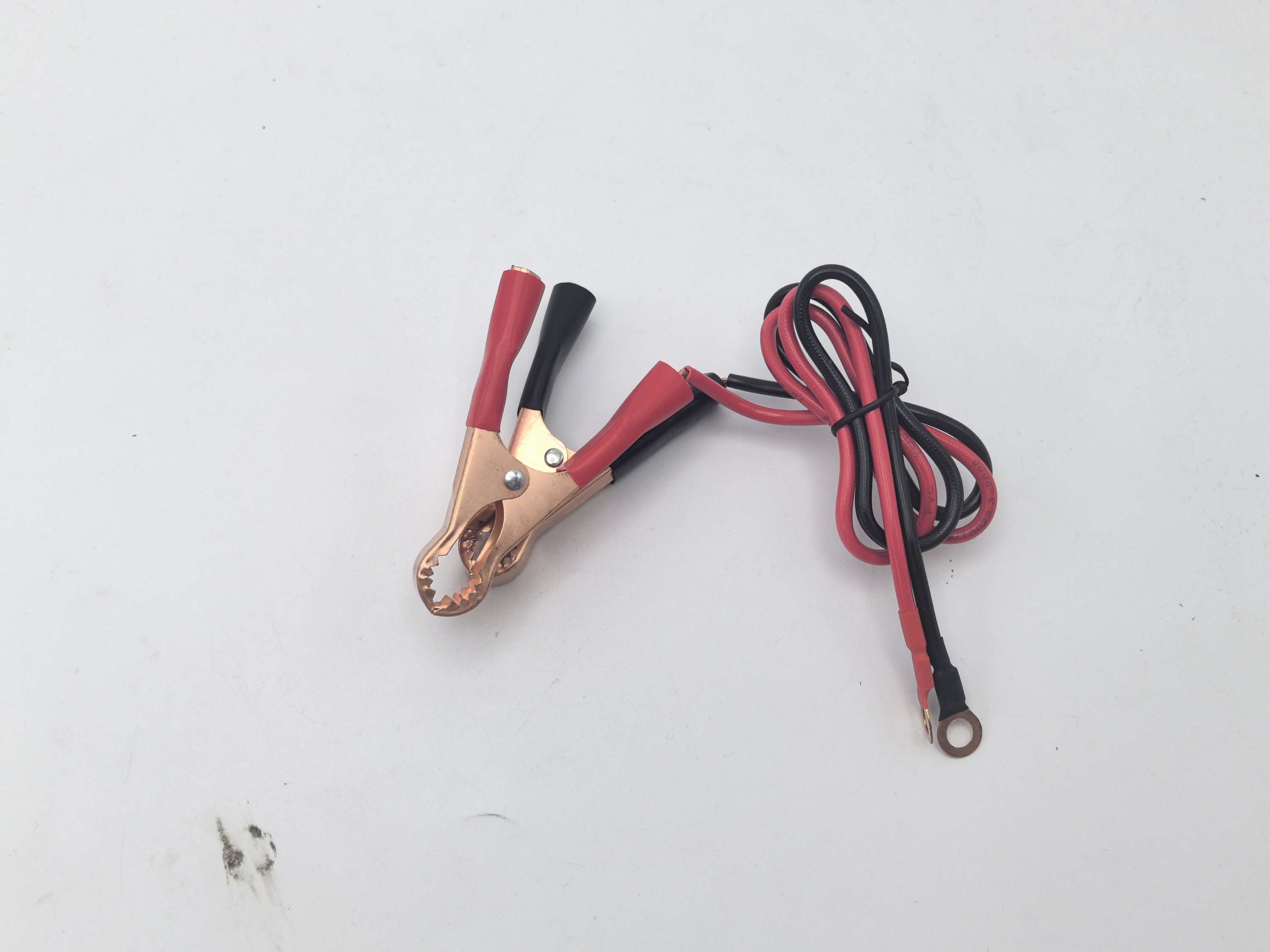 محول طاقة السيارة بموجة جيبية نقية 300 وات من أجل تيار مستمر 12-72 فولت إلى تيار متردد 220 فولت