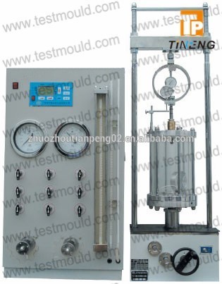 Soil strain controlled triaxial test appratus