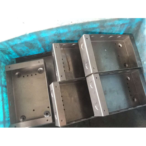 Caja recubierta de metal con interfaz de alarma de incendio de color