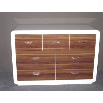 Credenza bianca contemporanea ad alta lucidità