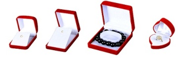 red velvet gift jewelry box