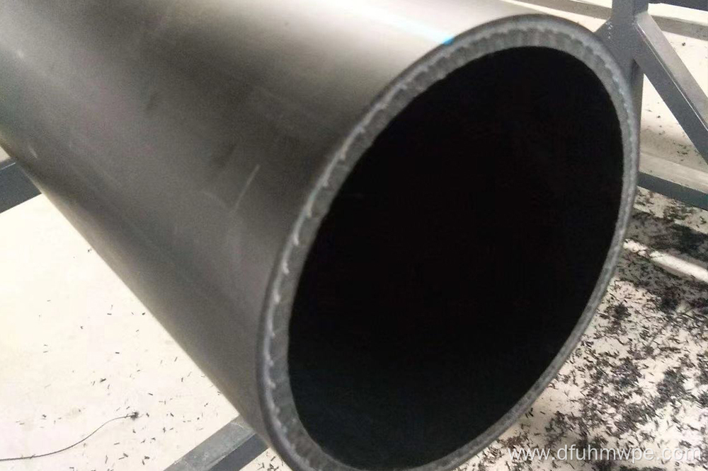 Cross helically wound steel wires composite pipelines