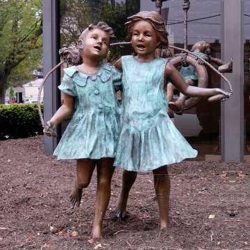 Factory Supply outdoor bronze girls sculpture sister statue