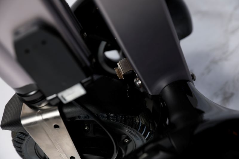 접이식 조절 가능한 전기 3 휠 킥 스쿠터 스프레이 스코터 고품질 비용 효율성