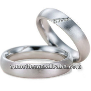 18k solid gold ring with cz