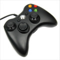 Microsoft Xbox 360 bedrade controller zwart en wit