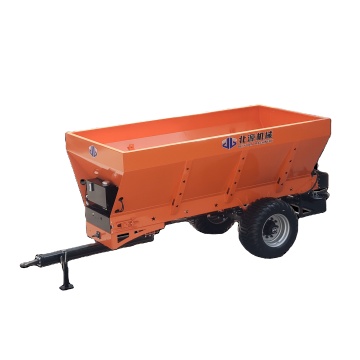 Tractor Towed Fertilizer and Manure Spreaders for Cattle Farms